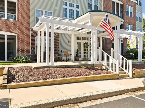 4th image of 1303 Scottsdale Dr Unit 343