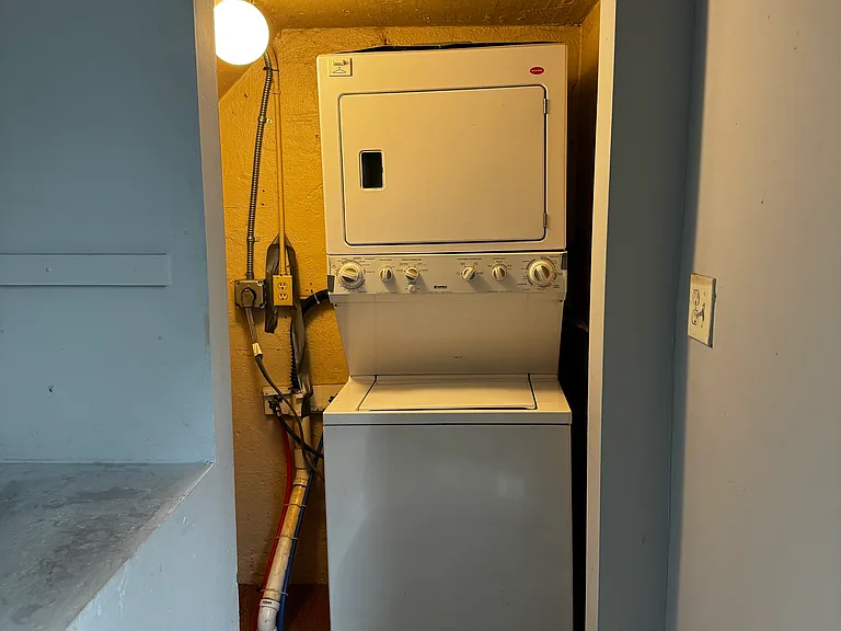 Edmund Ave — Photo 12