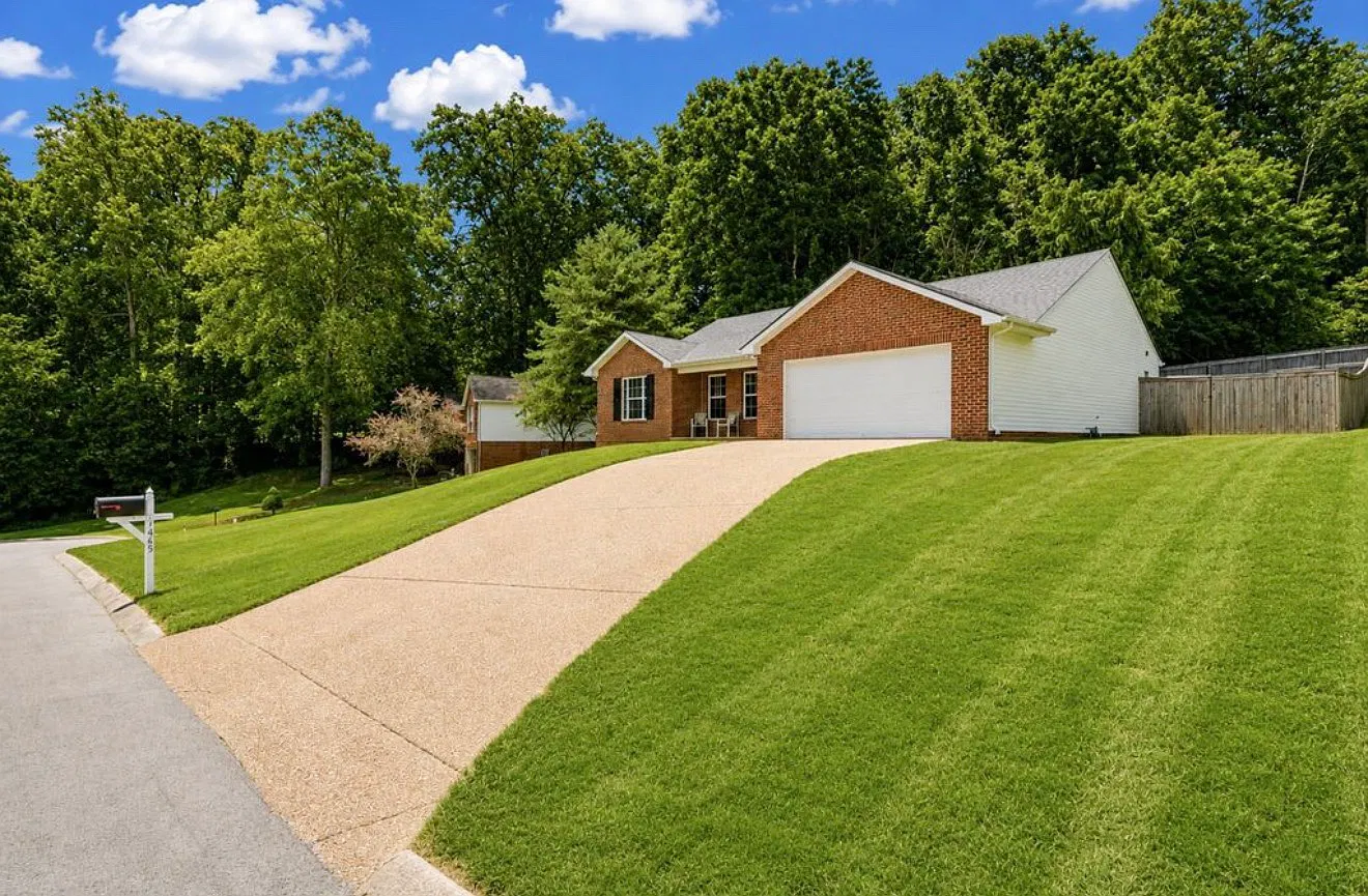 3 bed, 1527 sqft, $2,400 — Photo 3