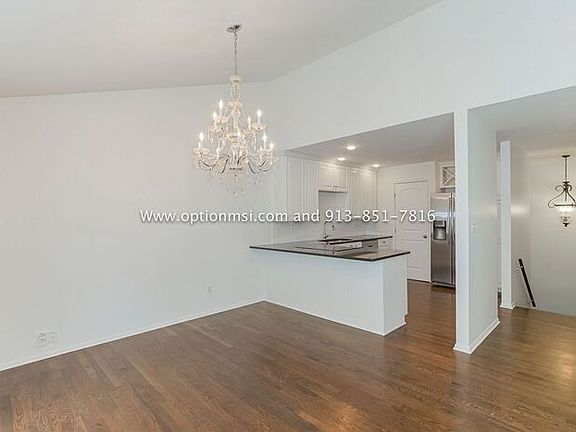 4th image of 4840 Belleview Ave