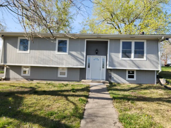 1211 M St, Atchison, KS 66002