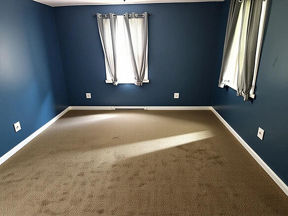 Dining Room (kitchen to the left)