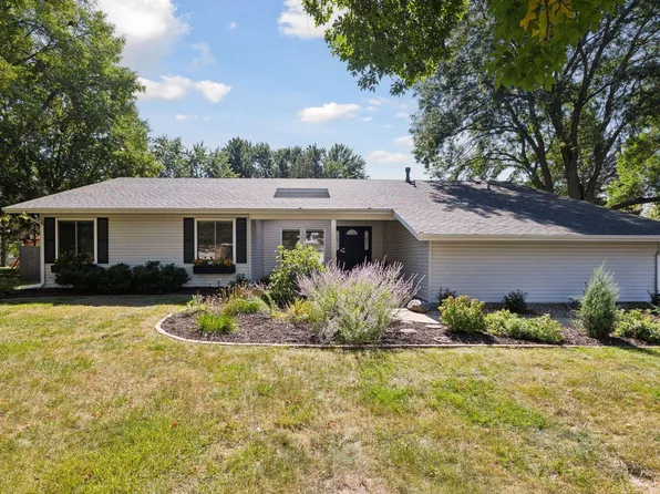 2610 Holly Ln N, Plymouth, MN 55447