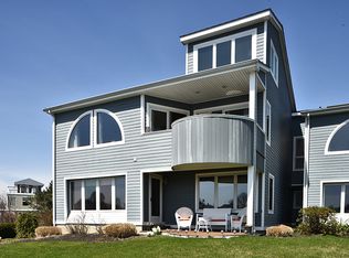 10 Oyster Landing Rd, Milford, CT 06460