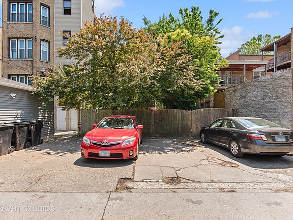 3rd image of 2312 W Arthur Ave