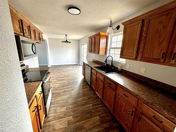 5th image of 3923 Scarborough Way