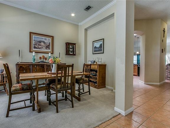 3rd image of 1216 Taylor Ln