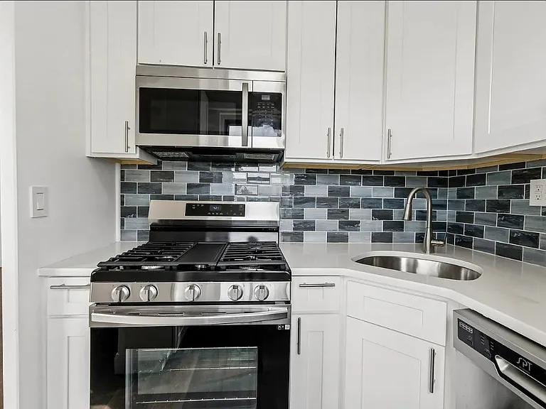 7100 John F Kennedy Blvd E — Photo 11