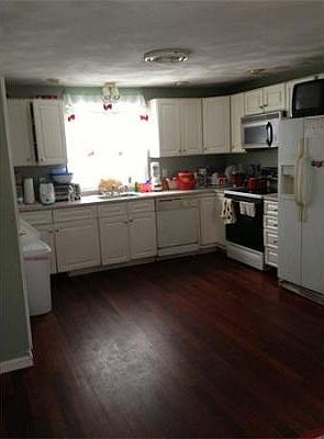 4th image of 46 Lawton Ave