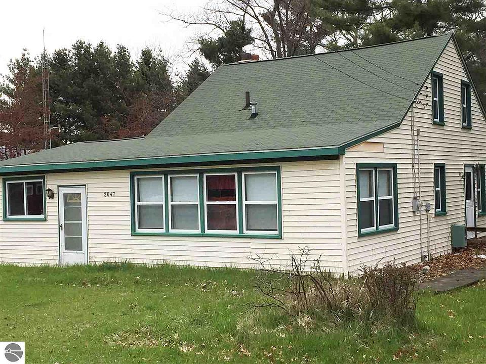 1st image of 2047 North St