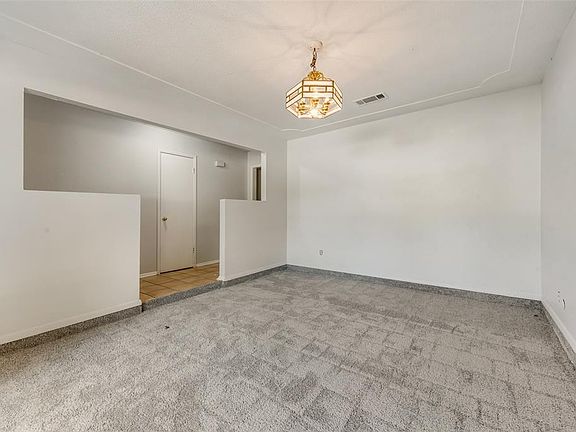 5th image of 5109 Laurel Ln