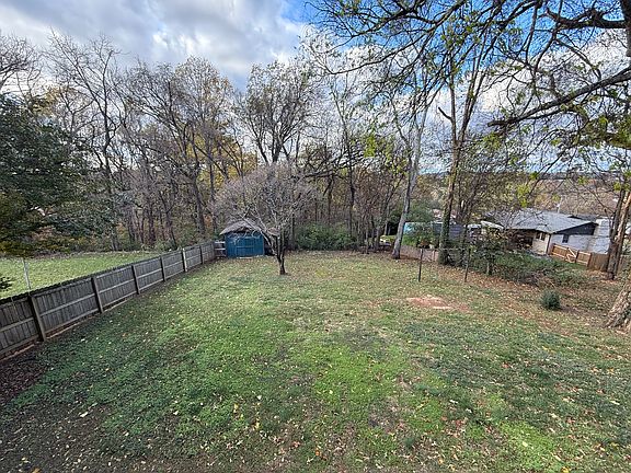 2nd image of 2809 W Hills Dr