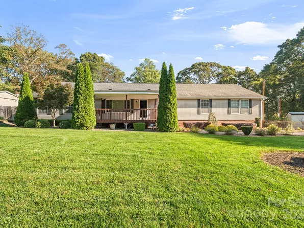 2225 Hart Rd, Charlotte, NC 28214