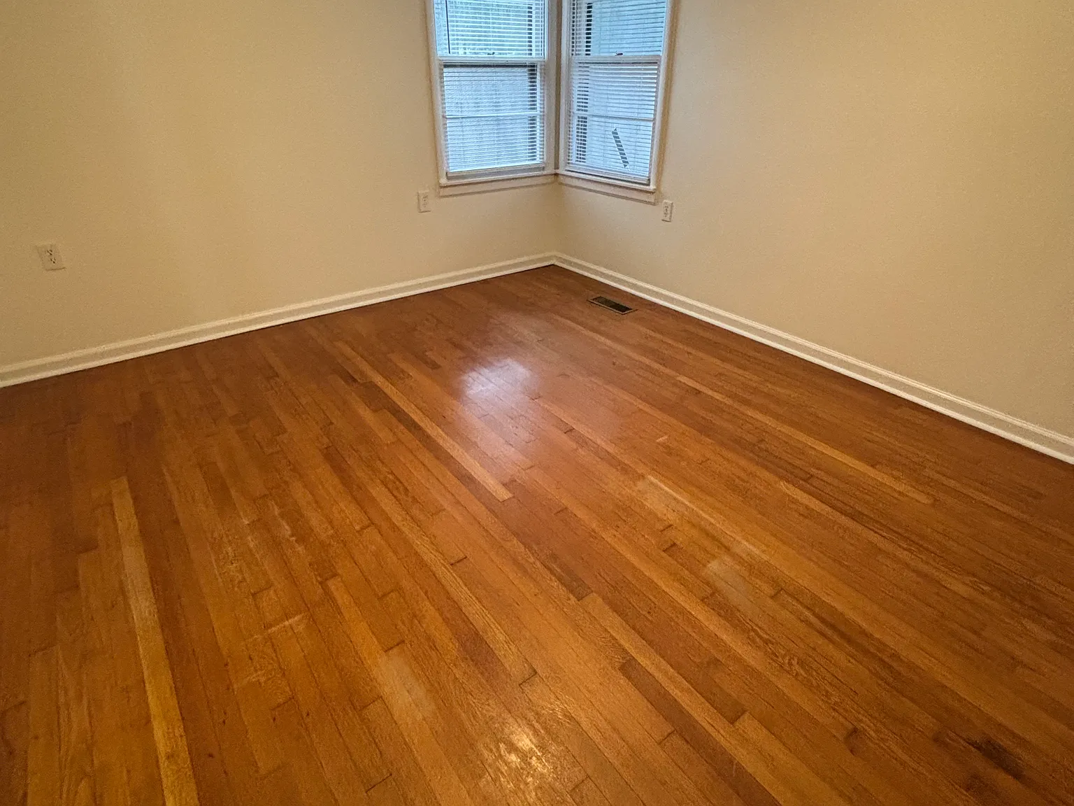 3 bed, 1305 sqft, $1,695 — Photo 3