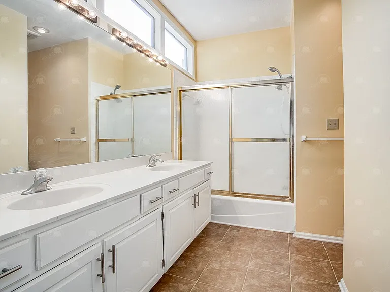 4800 Horton St — Photo 16