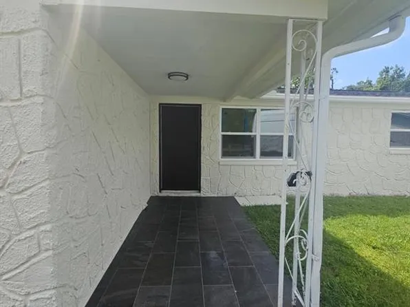 2715 Betty Pl, Holiday, FL 34691