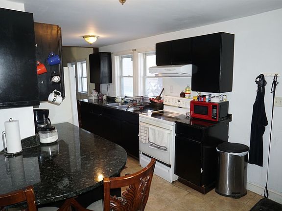 4th image of 803 Hudson Ave