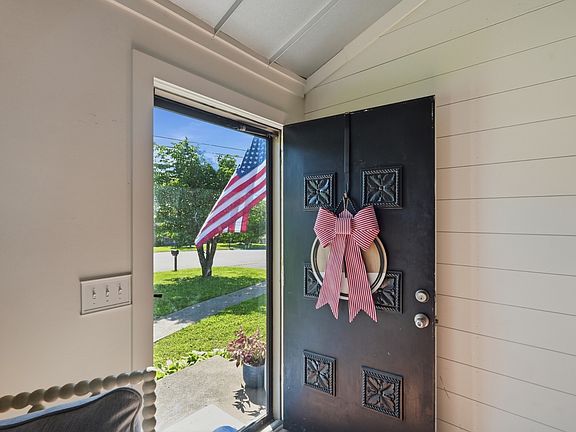 4th image of 4784 Cascade Dr