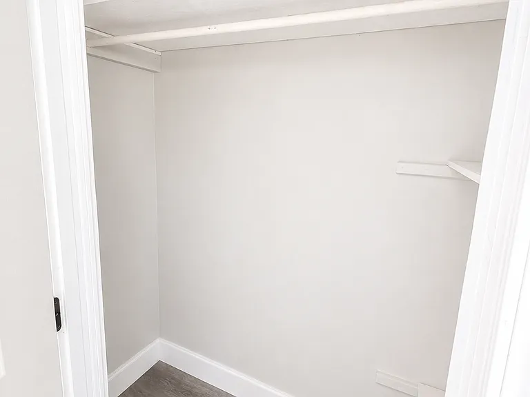 521 Avenue C #D — Photo 4