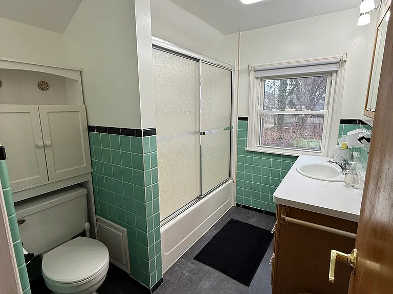 Arbordale Ave — Photo 21