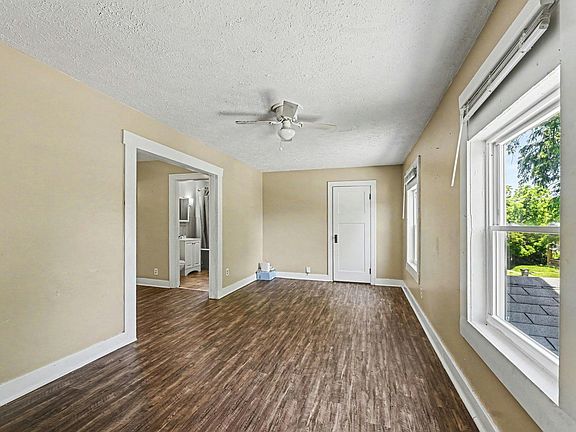 3rd image of 427 Kolping Ave #429