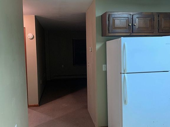 3rd image of 173 N Mechanic St #1