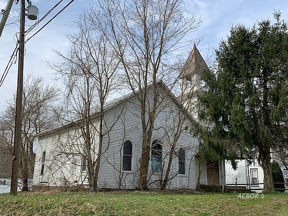 4th image of 19600 Church St