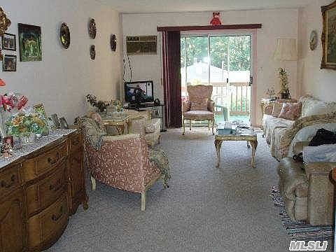5th image of 253 Village Dr
