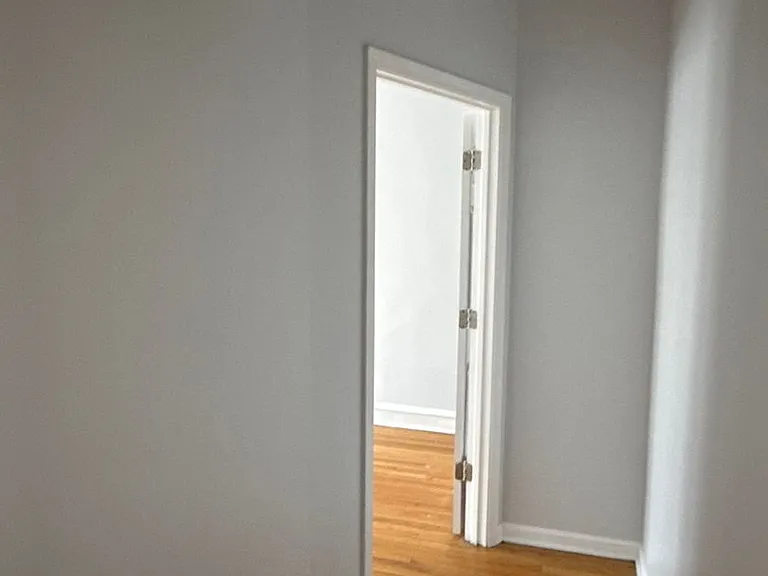 SPACIOUS 2 BEDROOM APARTMENTS AVAILABLE — Photo 75