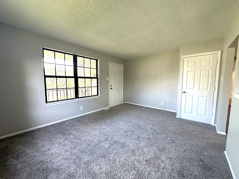 10063 Northgate Dr — Photo 4