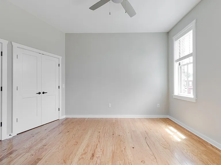2416 Jefferson Ave — Photo 9