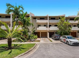 2525 NE 135th St #2525, Miami, FL 33181