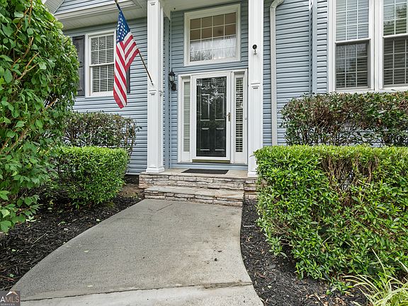 3rd image of 8260 Stonebrook Ct