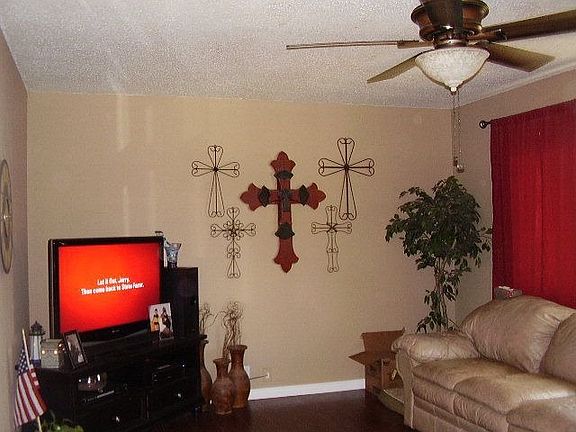 3rd image of 805 NW Avenue G