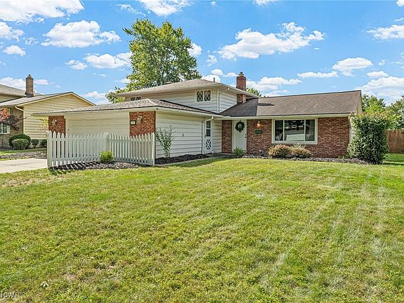 2nd image of 13467 Belfair Dr