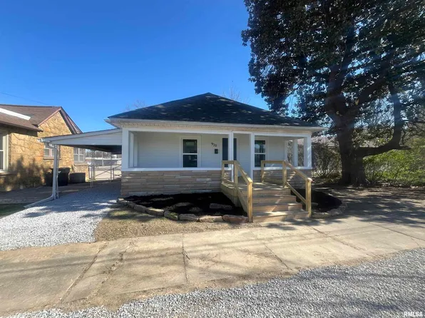 920 Vienna St, Metropolis, IL 62960