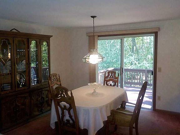 3rd image of 25 Cynthia Dr