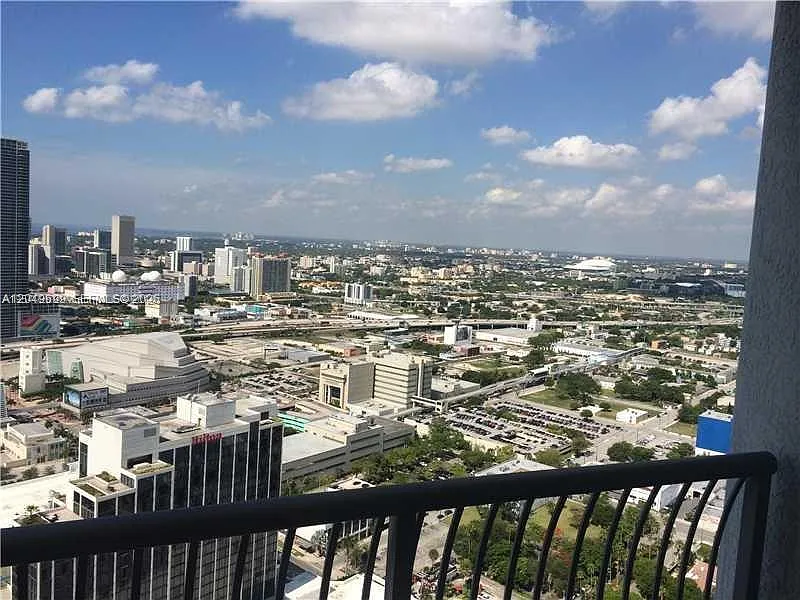 Opera Tower Condo — Photo 3