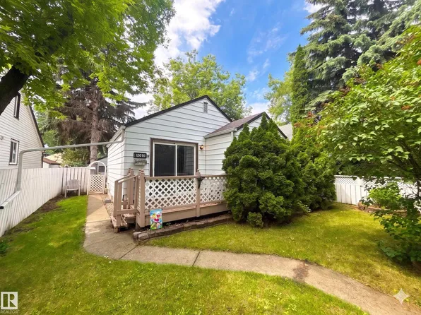 12016 61st St NW, Edmonton, AB T5W 4B1