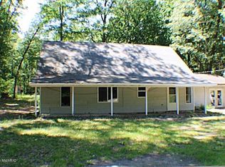 161 N Jackpine Rd, Fountain, MI 49410