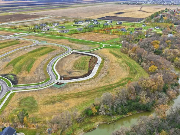 8142 Kirkwood Dr, Horace, ND 58047