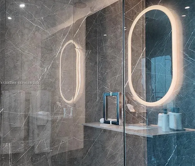 20 NE 11th St #Penthouse 05 — Photo 10