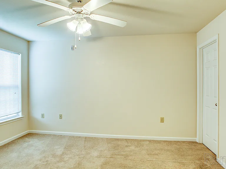 Walker Rosa Apartments — Photo 14