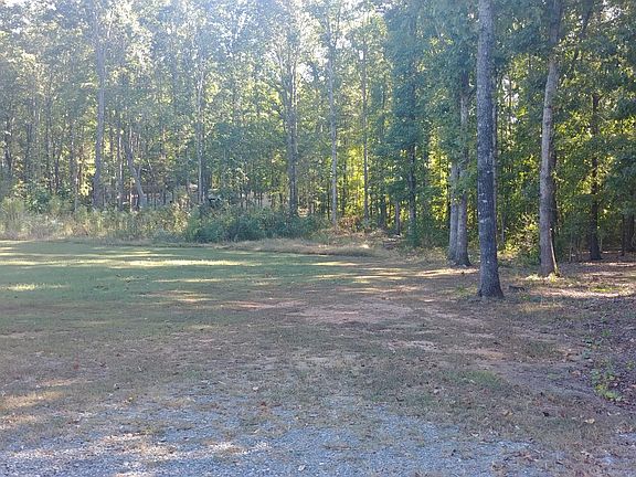 LARGE PRIVATE BACK YARD