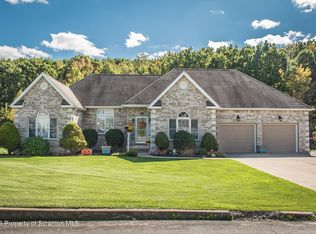 109 Eddy Creek Ln, Olyphant, PA 18447