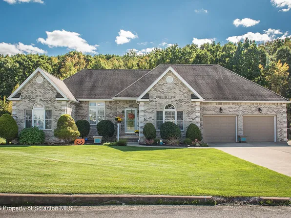 109 Eddy Creek Ln, Olyphant, PA 18447