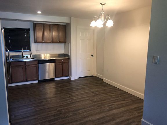 2nd image of 217 17th Ave N