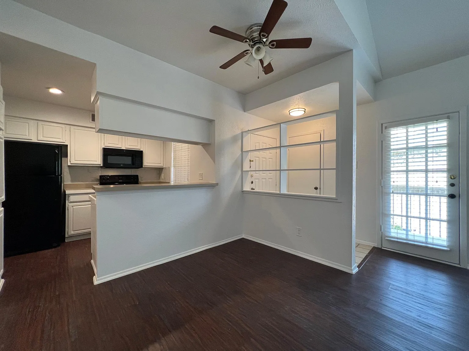 3140 Devonshire Dr — Photo 3