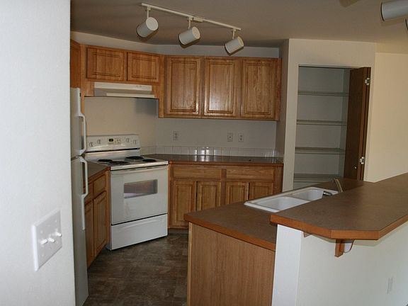 5th image of 9426 Fagan Ct NE