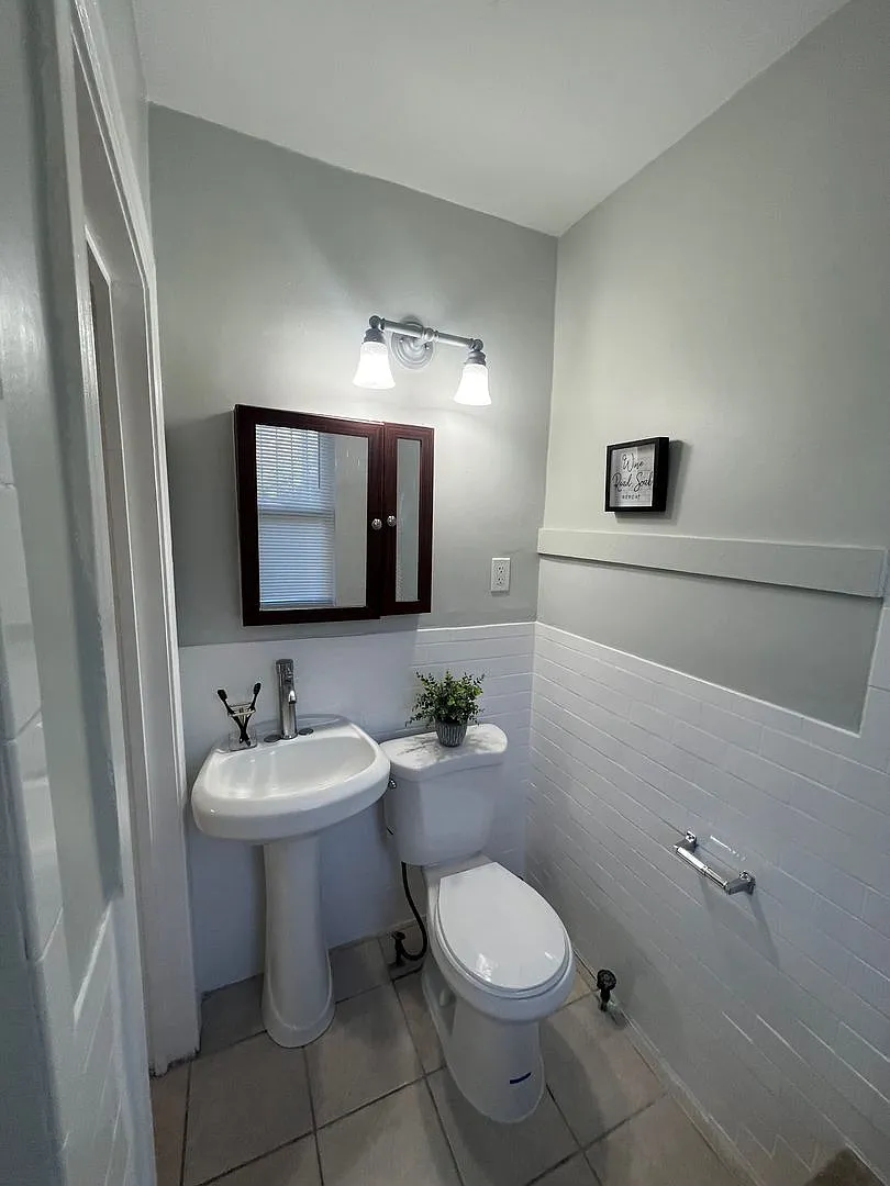 1215 Randolph St NW — Photo 2